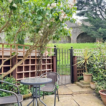 Cherry Blossom Cottage York Exterior foto