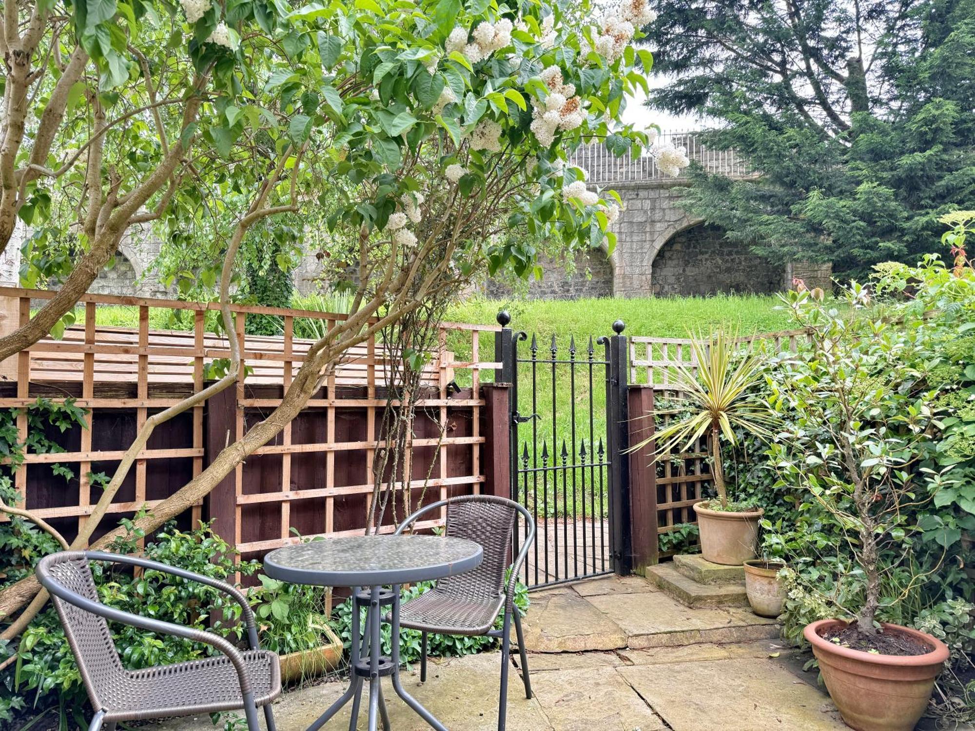 Cherry Blossom Cottage York Exterior foto